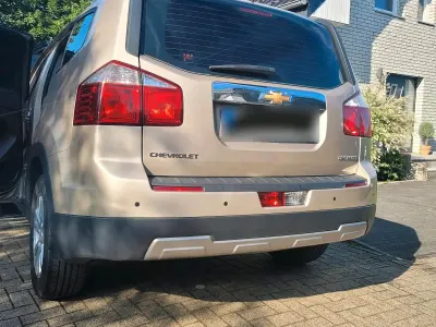 Gebraucht Chevrolet Orlando 131 PS (96 kW) 2011 Gold Van / Kleinbus