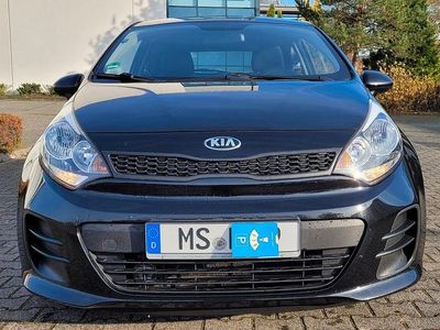 Gebraucht Kia Rio 84 PS (61 kW) 2016 Schwarz Kleinwagen