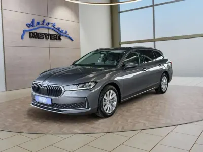 Gebraucht Skoda Superb 150 PS (110 kW) 2025 Graphite grau Kombi