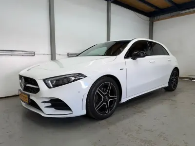 Gebraucht Mercedes A180 AMG line 136 PS (100 kW) 2022 Weiß Limousine