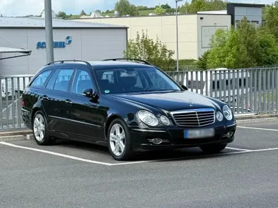 Gebraucht Mercedes E200 Avantgarde 184 PS (135 kW) 2009 Schwarz Kombi