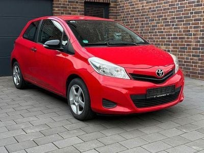 Gebraucht Toyota Yaris 69 PS (50 kW) 2012 Rot Kleinwagen