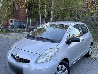 Second-hand Toyota Aygo 69 CP (50 kW) 2009 Argintiu Hatchback