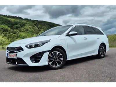 Gebraucht Kia Ceed Vision 141 PS (103 kW) 2022 Casa white Kleinwagen