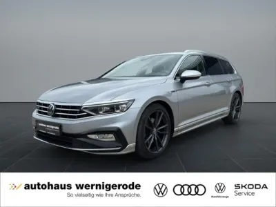 Gebraucht VW Passat R-line 200 PS (147 kW) 2024 Pyritsilber metallic Kombi