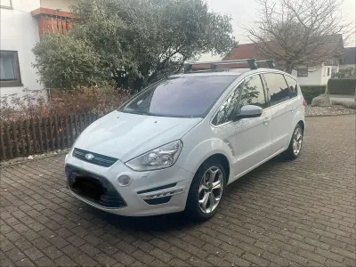 Gebraucht Ford S-MAX Titanium 140 PS (102 kW) 2011 Weiß Van / Kleinbus