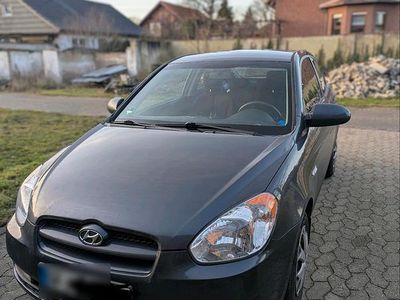 Gebraucht Hyundai Accent 97 PS (71 kW) 2007 Grau Kleinwagen
