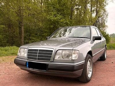 Usata Mercedes E230 136 CV (100 kW) 1988 Grigio Berlina