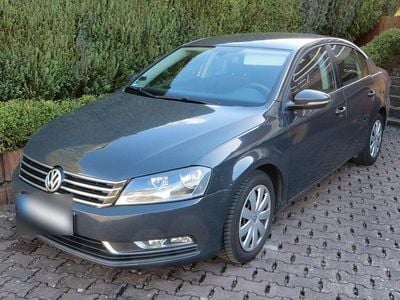Gebraucht VW Passat 140 PS (102 kW) 2011 Grau Limousine