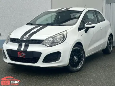 Gebraucht Kia Rio Edition 7 86 PS (63 kW) 2012 Weiß Limousine