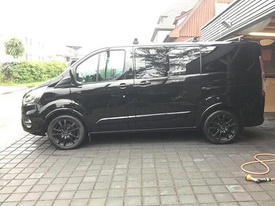 Schwarz Gebraucht 2018 Ford Tourneo Van / Kleinbus | 27.500 € (Teuer)