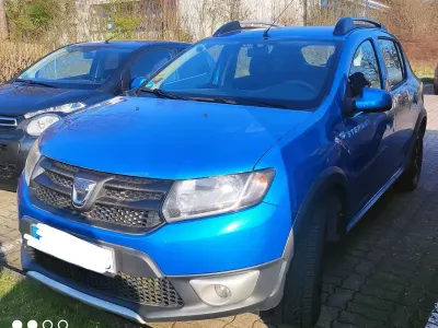 Używany Dacia Sandero Stepway Ambiance 90 KM (66 kW) 2014 Niebieski Hatchback