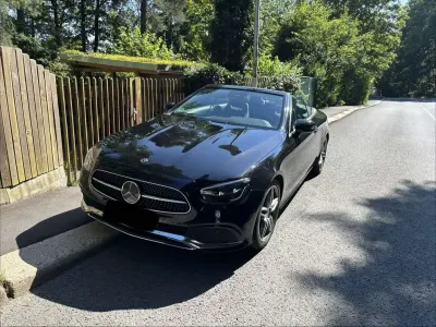 Gebraucht Mercedes E220 Avantgarde 194 PS (142 kW) 2021 Schwarz Cabrio