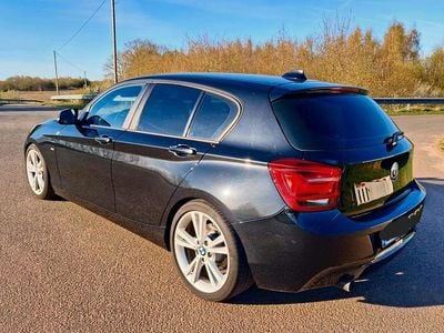 Usata BMW 118 Sport Line 143 CV (105 kW) 2015 Nero Utilitaria