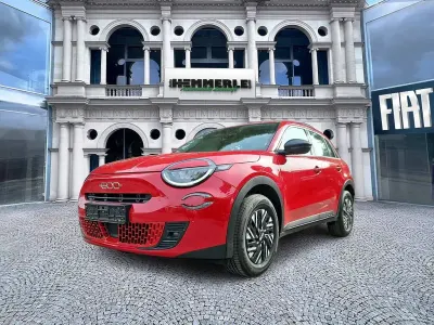 Gebraucht Fiat 600 101 PS (74 kW) 2024 Rot SUV