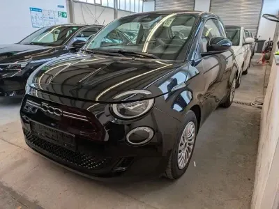 Second-hand Fiat 500e Action 69 kW (95 CP) 2022 Negru Hatchback