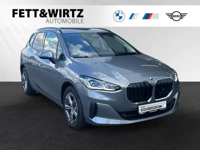 Gebraucht BMW 220 Active Tourer Efficient Dynamics 163 PS (119 kW) 2025 Skyscraper grau Van / Kleinbus