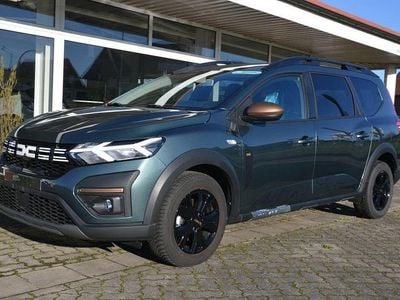 Second-hand Dacia Jogger Extreme 110 CP (80 kW) 2024 Verde Monovolum