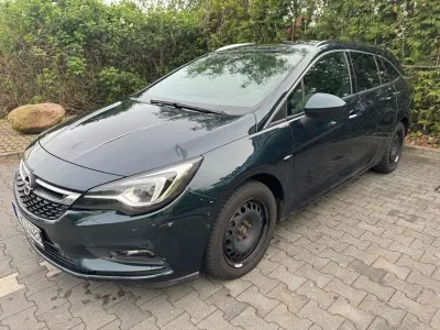 Używany Opel Astra Innovation 136 KM (100 kW) 2016 Zielony Kombi