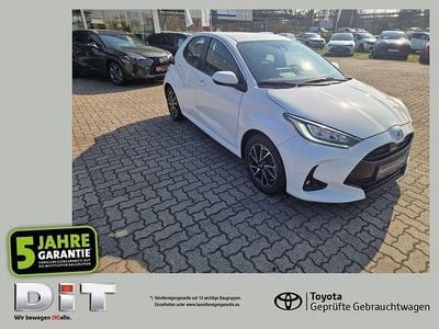 Gebraucht Toyota Yaris Team 125 PS (91 kW) 2021 Schneeweiß Kleinwagen