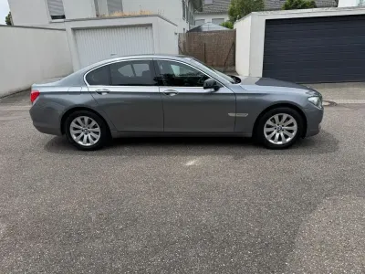 Gebraucht BMW 730L 245 PS (180 kW) 2009 Grau Limousine