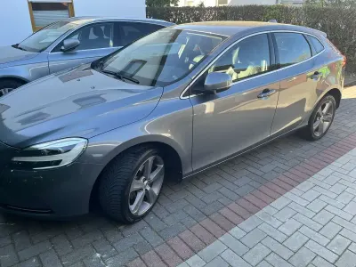 Used Volvo V40 Inscription 120 HP (88 kW) 2016 Grey Estate