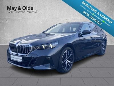Sophistograu brillanteffekt me Gebraucht 2025 BMW 520 M Sport Kombi | 45.490 € (Superpreis)