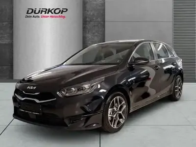 Neu Kia Ceed Spirit 140 PS (102 kW) 2025 (1k) zilinaschwarz met. Kleinwagen