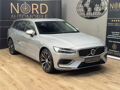 Gebraucht Volvo V60 Core 398 PS (292 kW) 2023 Silver dawn metallic (metallic) Kombi
