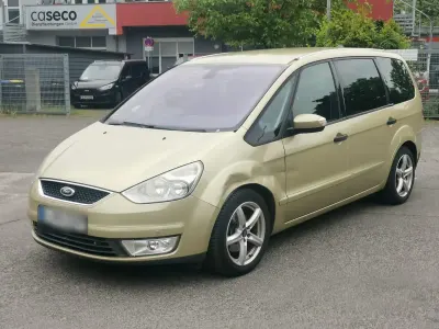 Używany Ford Galaxy 140 KM (102 kW) 2007 Złoty Minivan