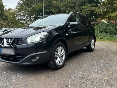 Gebraucht Nissan Qashqai 130 PS (95 kW) 2013 Schwarz SUV