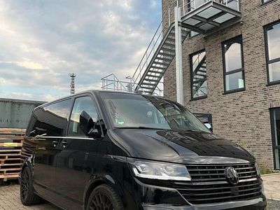 Usado VW Multivan 150 HP (110 kW) 2022 Preto Monovolume