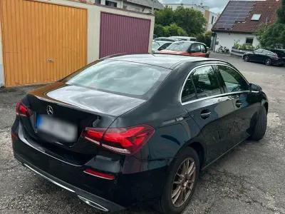 Gebraucht Mercedes A200 163 PS (119 kW) 2019 Schwarz Limousine