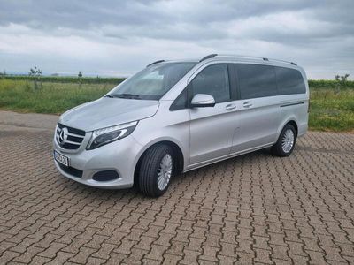 Mercedes V220