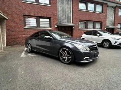 Gebraucht Mercedes E500 AMG 388 PS (285 kW) 2009 Grau Coupé