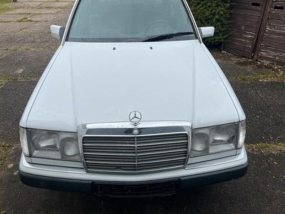 Brugt Mercedes E220 150 HK (110 kW) 1993 Hvid Sedan