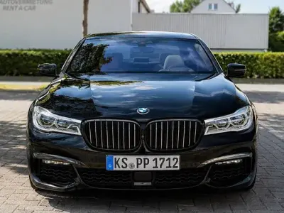 Gebraucht BMW 750 Sport Line 400 PS (294 kW) 2018 Schwarz Limousine