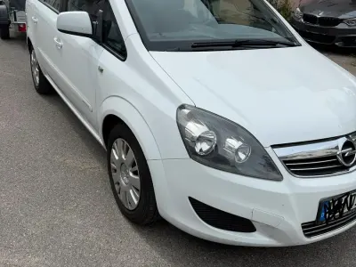 Gebraucht Opel Zafira 110 PS (80 kW) 2012 Van / Kleinbus