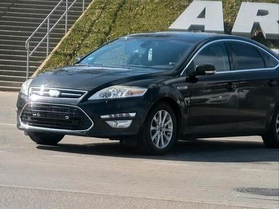 Gebraucht Ford Mondeo 163 PS (119 kW) 2011 Schwarz Limousine