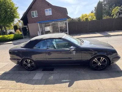 Second-hand Mercedes CLK230 Avantgarde 193 CP (141 kW) 2000 Albastru Cabrio
