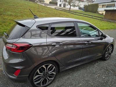 Grau Gebraucht 2023 Ford Fiesta ST-Line X Limousine | 18.980 € (Fairer Preis)