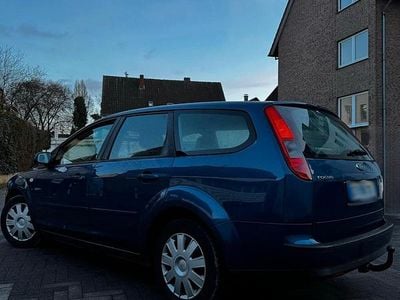 Usata Ford Focus 100 CV (73 kW) 2007 Blu Berlina