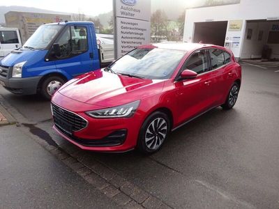 Gebraucht Ford Focus Titanium 125 PS (91 kW) 2023 Fantastic red tc Limousine