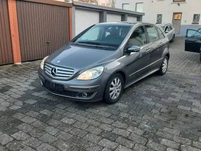Gebraucht Mercedes B200 140 PS (102 kW) 2007 Grau Van / Kleinbus