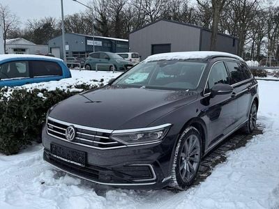 Grau Gebraucht 2020 VW Passat GTE Limousine | 21.980 € (Guter Preis)