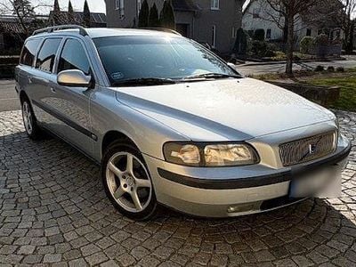Second-hand Volvo V70 170 CP (125 kW) 2001 Argintiu Break