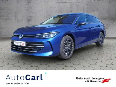Gebraucht VW Passat Elegance 150 PS (110 kW) 2024 Reef blue metallic Kombi
