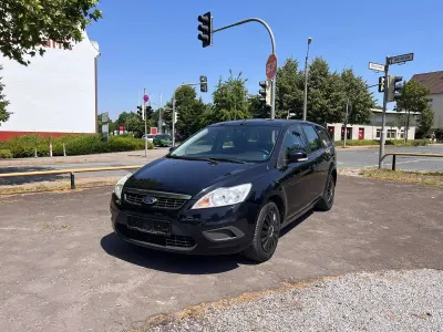 Gebraucht Ford Focus 109 PS (80 kW) 2009 Pantherschwarz Kombi