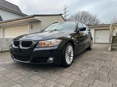 Gebraucht BMW 320 177 PS (130 kW) 2009 Schwarz Kombi