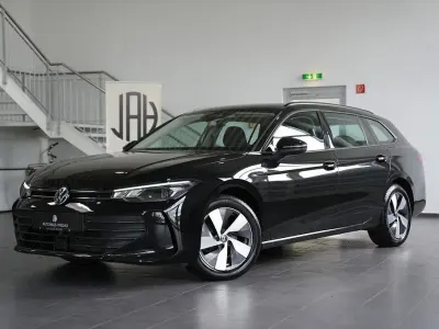 Gebraucht VW Passat 150 PS (110 kW) 2024 Grenadillschwarz Kombi